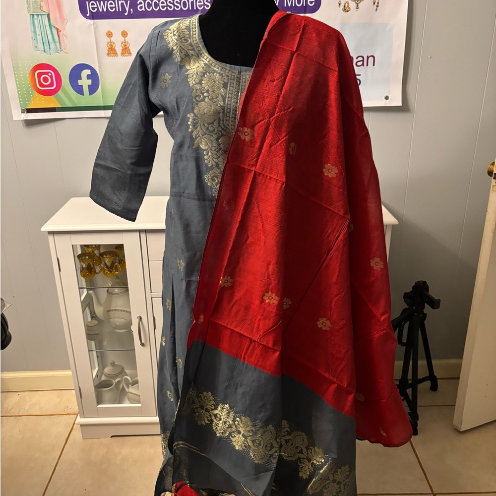 Bangladeshi jamdani Gray and Red salwar kameez